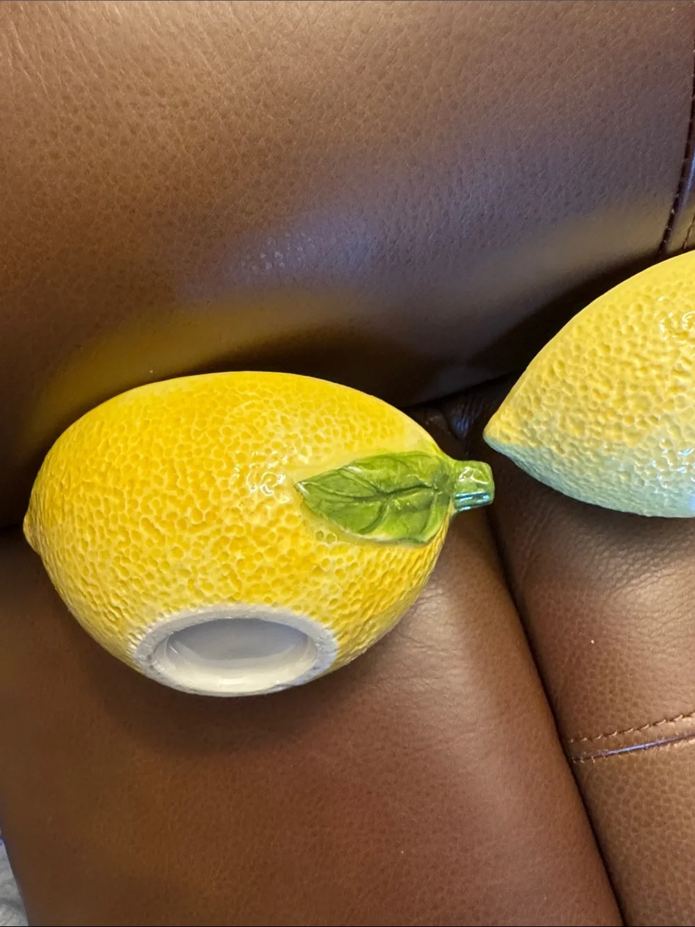 Lemon shaped nesting measuring cups